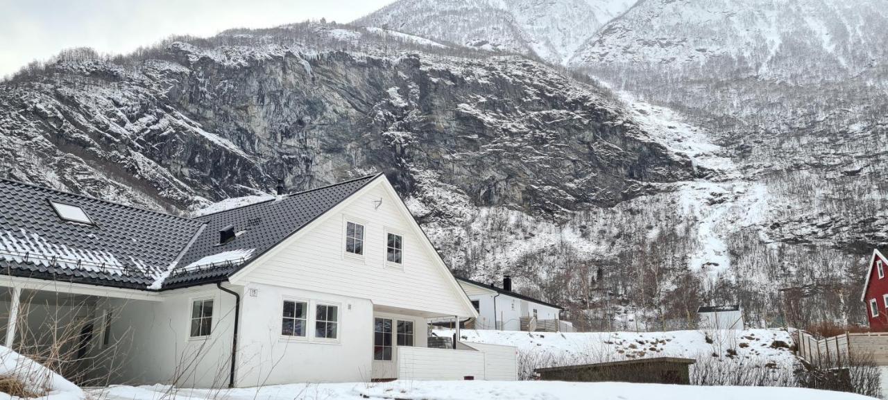 Bright And Cozy Apartment 1.5Km From City Centre Aurland Exteriör bild